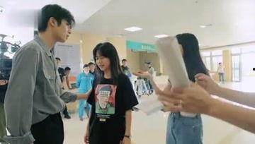 娱乐吃瓜小糖糖,揭秘娱乐圈那些不为人知的吃瓜故事