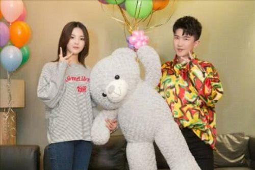 娱乐圈集体吃瓜